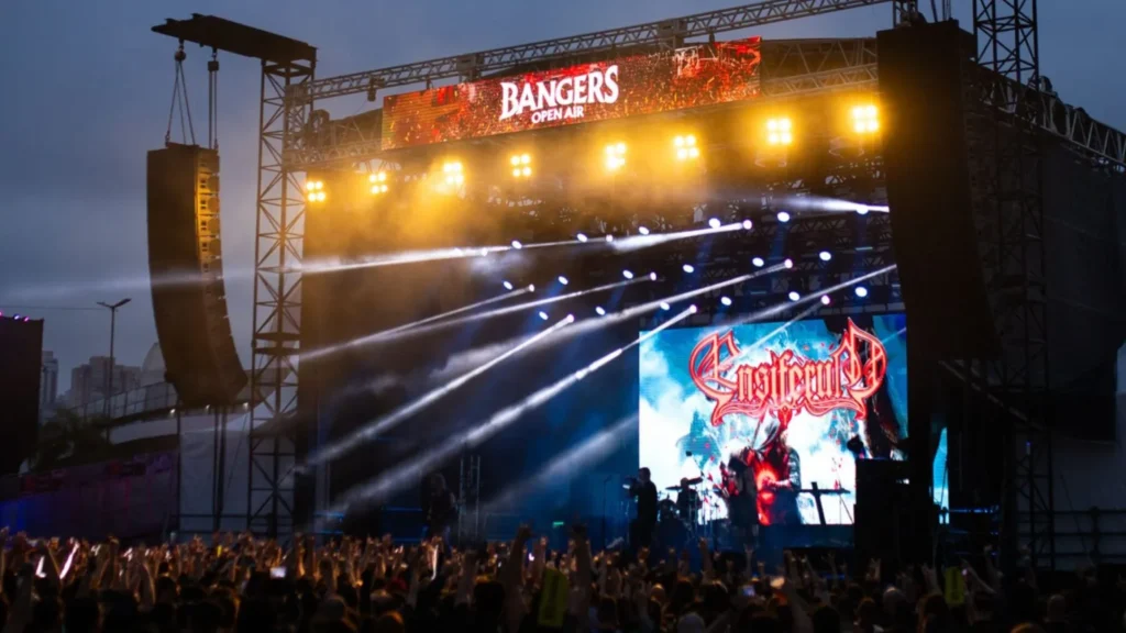 Banda finlandesa Ensiferum em show no festival Bangers Open Air, no Memorial da América Latina, em São Paulo | Arthur Waismann – 3.mai.2025/Divulgação