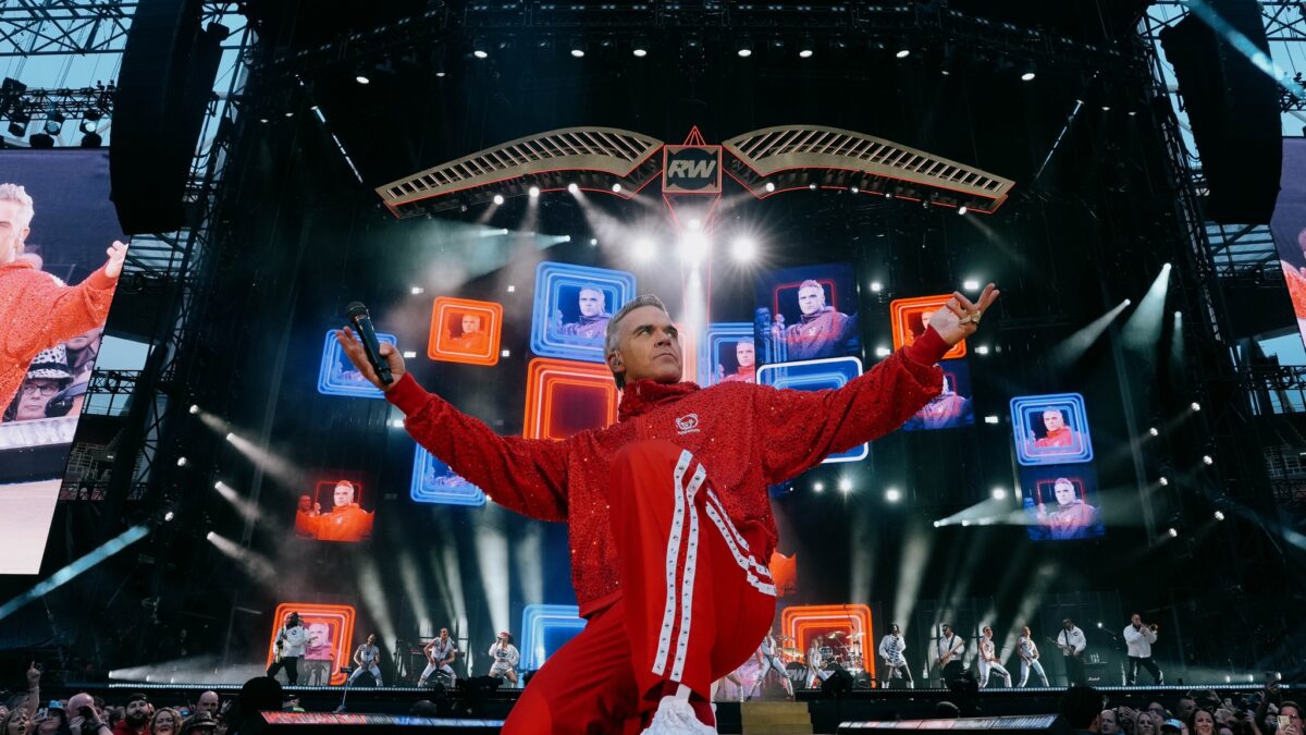 Reprodução: Facebook Robbie Williams