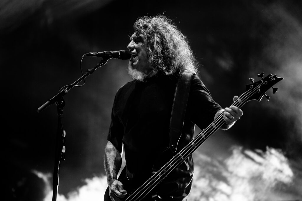 Reprodução Facebook Slayer | Créditos: Jim Louvau & Gene Ambo