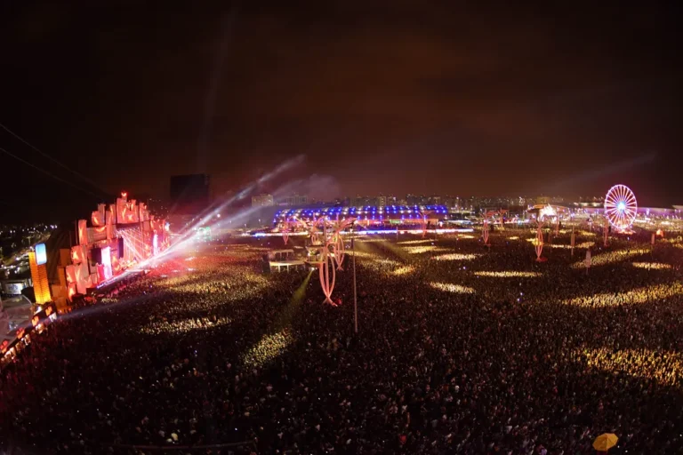 Vista do Rock in Rio de cima da tirolesa — Foto: Alexandre Durão/G1